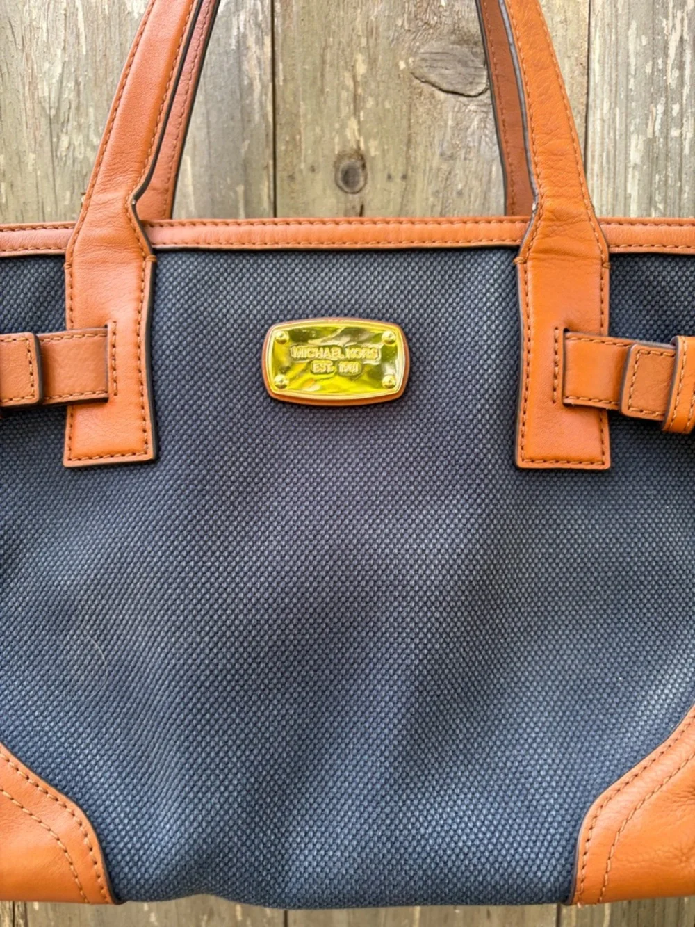 Michael Kors Tote Handbag in Navy and Tan with Gold Hardware - Picture 2 of 9